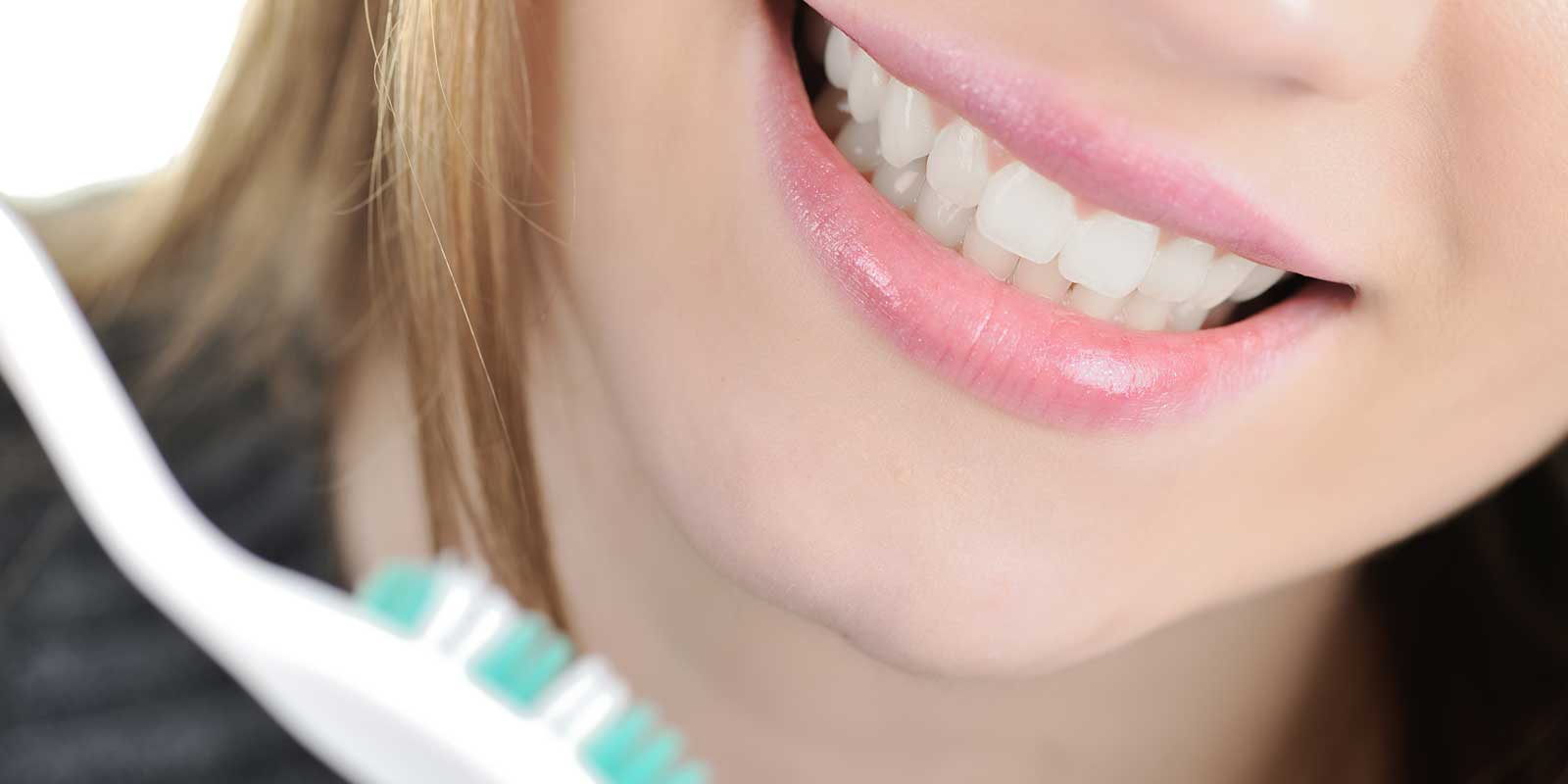 How to Whiten Teeth At Home in One Day